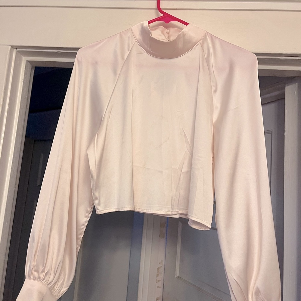 Cute satin crop top w attitude